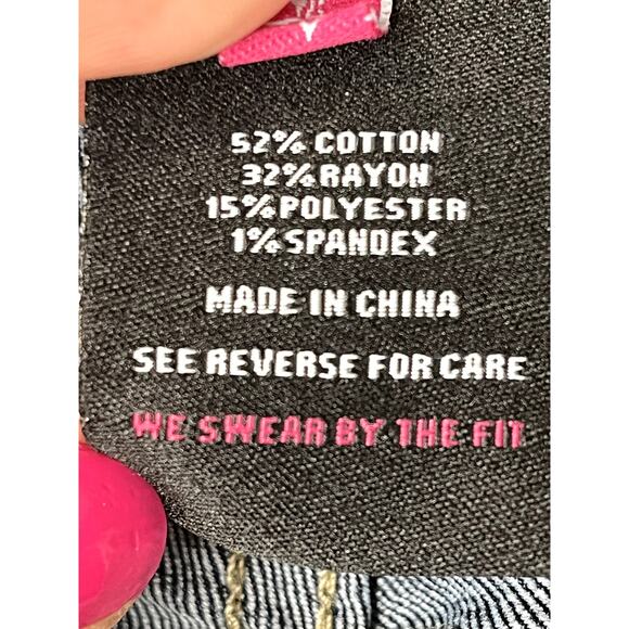 Torrid women's dark wash tapered ankle jeans, size 20 - Picture 7 of 11